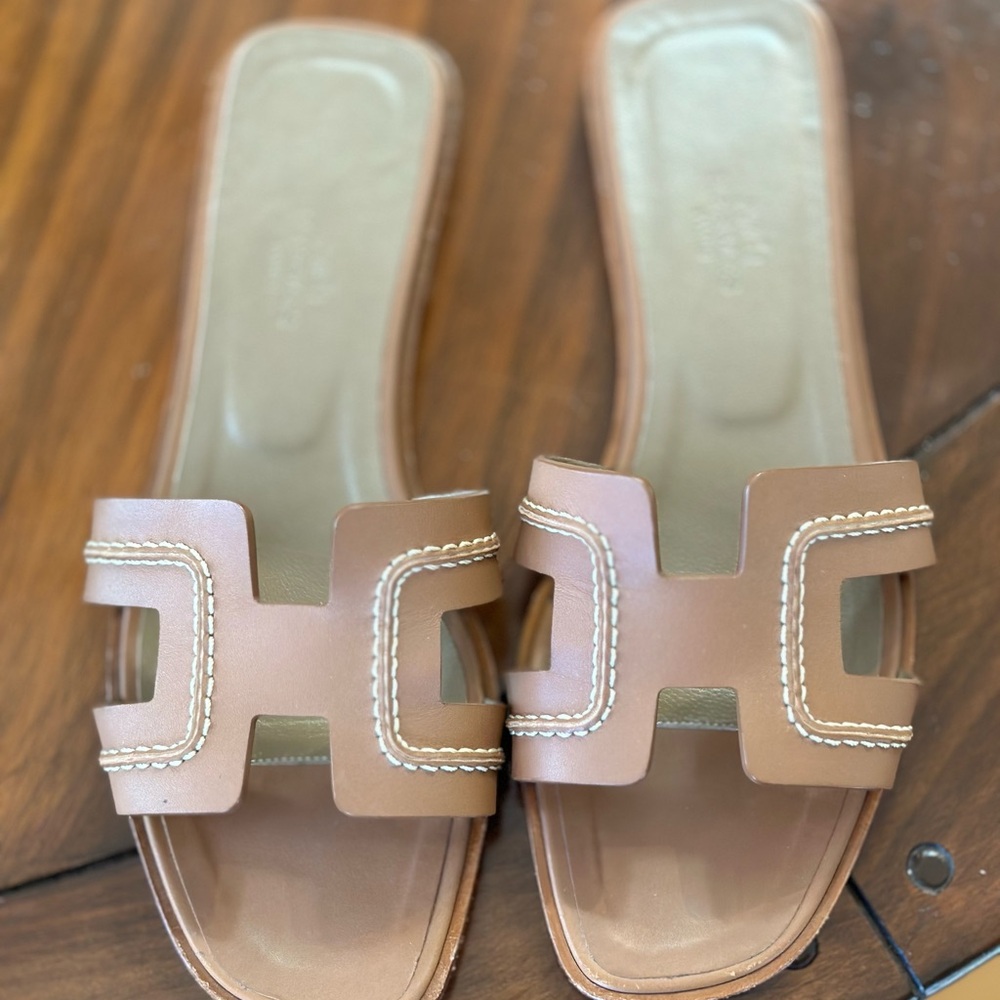 HERMES ORAN SANDAL! Size 37.5